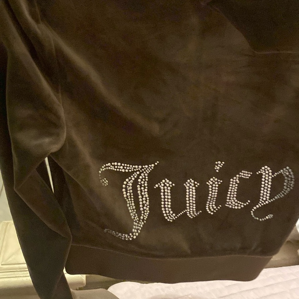 Close up for the jacket willing to sell good qu  size small 77$